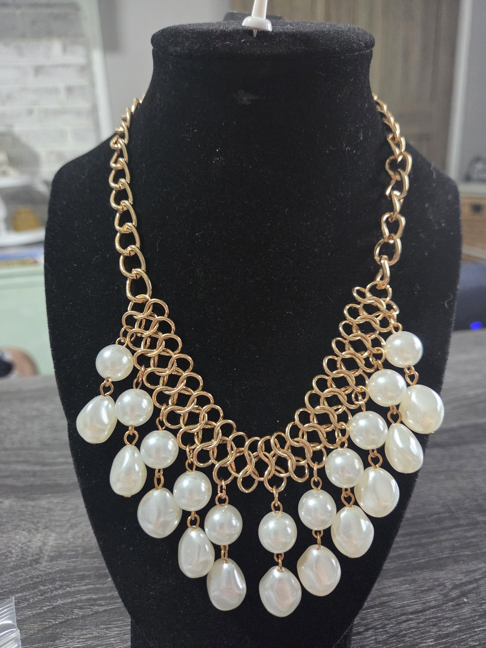 #153 paparazzi Gold-Tone Chain Necklace with White Pearl Drops